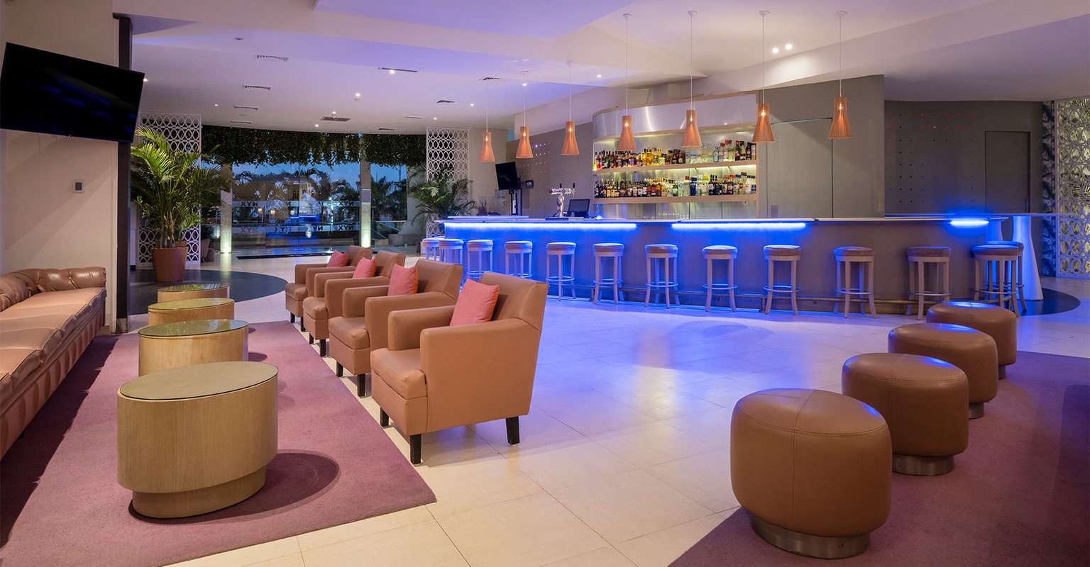 Lobby bar HOTEL NYX CANCUN Cancun Lobby bar HOTEL NYX CANCUN Cancun