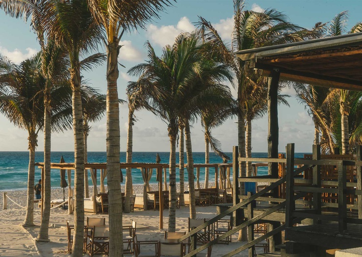 Deck HOTEL NYX CANCUN Cancun