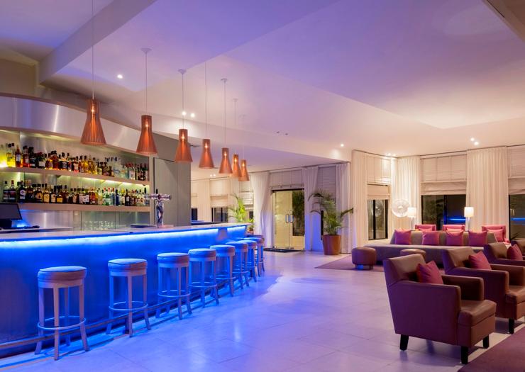Lobby Bar HOTEL NYX CANCUN Cancún Lobby Bar HOTEL NYX CANCUN Cancún